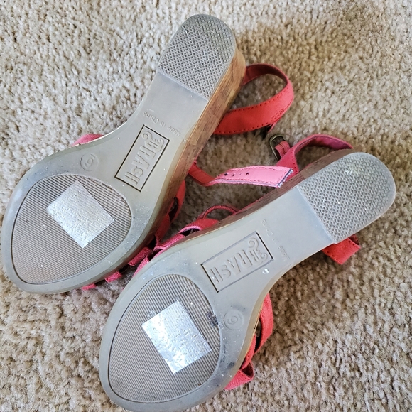 Wedge - Picture 2 of 3